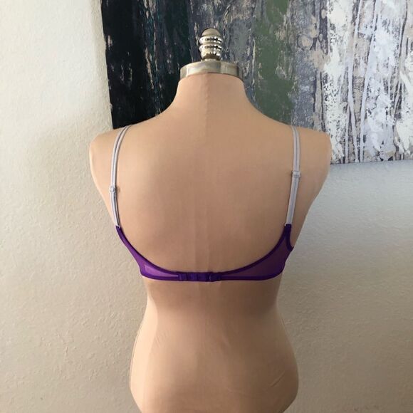 Victoria's Secret Very Sexy Plunge Purple Lace Push Up Bra 32D - Picture 2 of 7